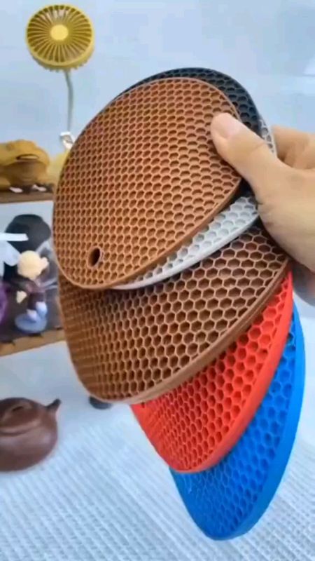 Apoio de panela de silicone: resistente ao calor, antiderrapante e perfeito pra proteger sua mesa com estilo#ApoioDePanela #Silicone #CozinhaPrática