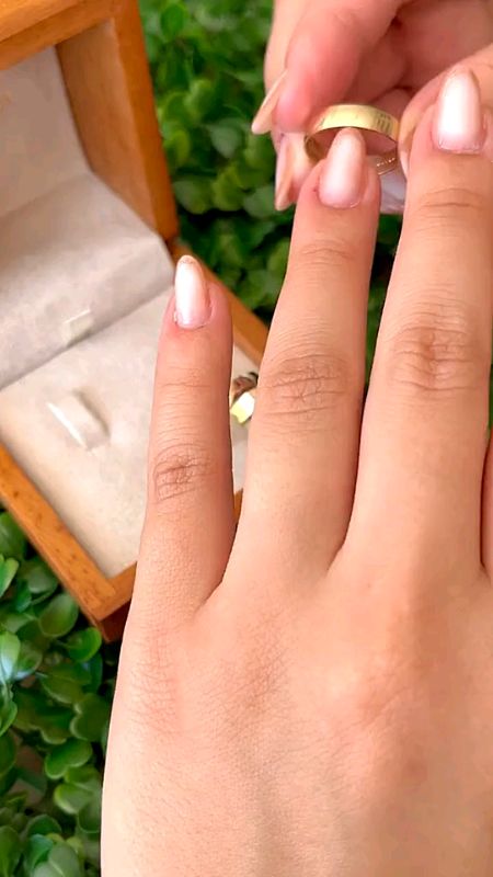 Par de aliança de casamento #pardealiança #aliançadecasamento #aliançabanhadaaouro #aliançafolhada