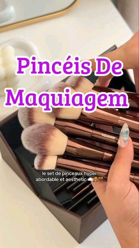 Conjunto De Pincéis De Maquiagem #conjunto #Pincéis #maquiagem #kit #profissional #exclusivo #elegante #moderna #estiloso #feminino #praticidade #luxu