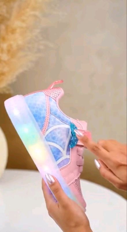 Sapato de Menina Infantil Sereia Luz Led Acende Pisca Tenis Criança Moda #tenisdeled #tenisledinfantil #tenismenina #tenisdeluz#tenispiscapisca