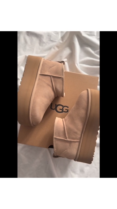 Botas de Neve Novo Estilo UGG Botas de Neve Femininas Fashionáveis com Sola Grossa Altura de 4cm#botas #UGG #inverno #neve #blogueira #moda