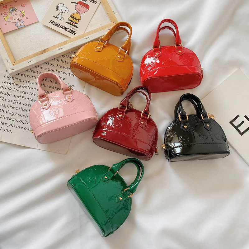 Nova bolsa infantil versão coreana 2025, bolsa para meninas, bolsa de couro envernizado brilhante, bolsa acessório mini
